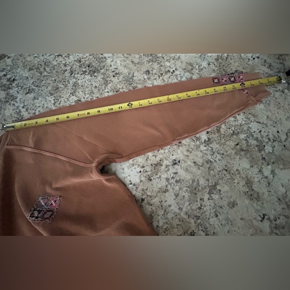 The GREAT. Shrunken Sweatshirt Patchwork Appliqués Crew Neck Sand Size 0 XS/2 - Picture 11 of 12